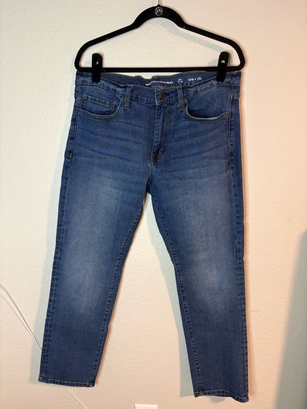 Amazon Essentials Slim Men's Jeans in Dark Blue Wash